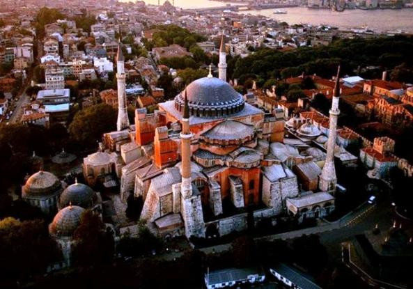 Κινδυνεύουν με κατάρρευση οι μιναρέδες της Αγίας Σοφίας